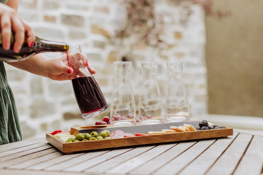 
                      
                        Picnic Time Family of Brands Cava Wine Tasting Kit with 4 Glass Carafes - lily & onyx
                      
                    