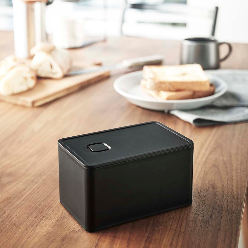 
                      
                        Vacuum-Sealing Butter Dish
                      
                    