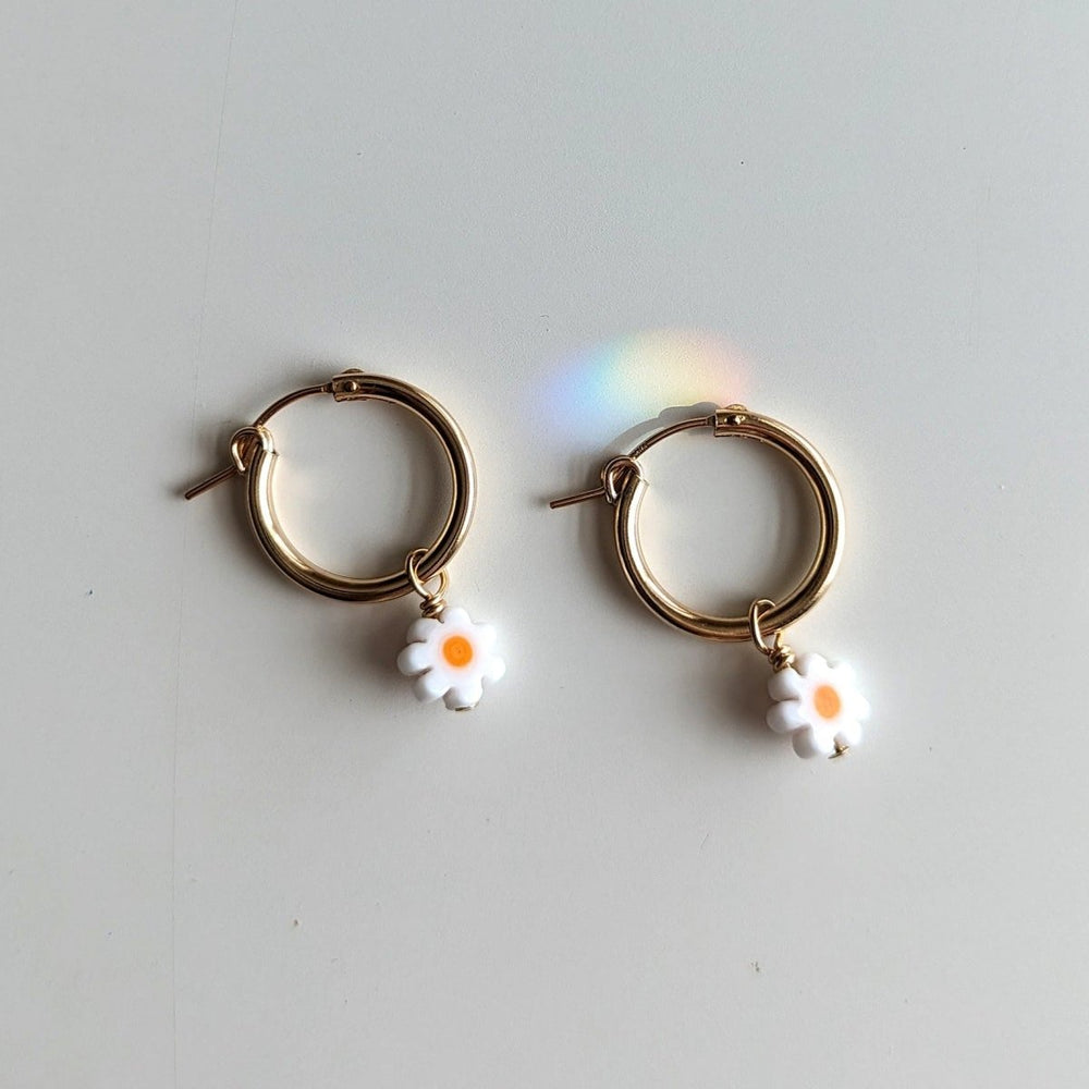 Pretti.Cool Charm Hoop Earrings | Daisies - lily & onyx