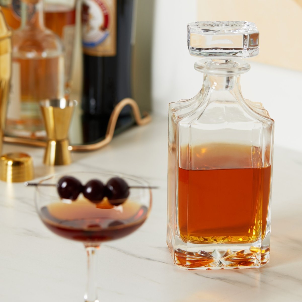 True Clarity 750 ml Spirit Decanter with Glass Stopper - lily & onyx