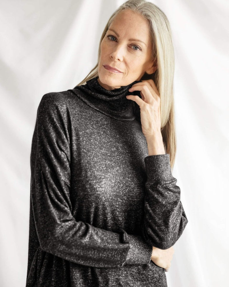 
                      
                        Sunday Citizen Cosset Relaxed Turtleneck - lily & onyx
                      
                    