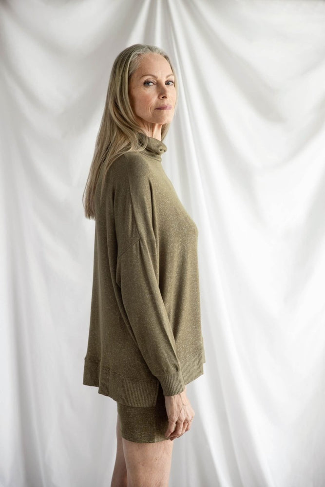 
                      
                        Sunday Citizen Cosset Relaxed Turtleneck - lily & onyx
                      
                    