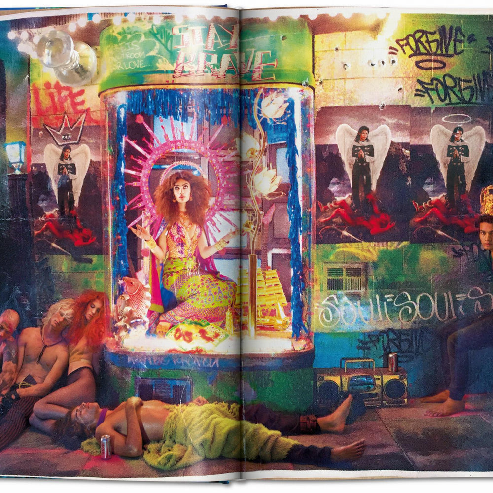 
                      
                        David LaChapelle. Good News (English)
                      
                    