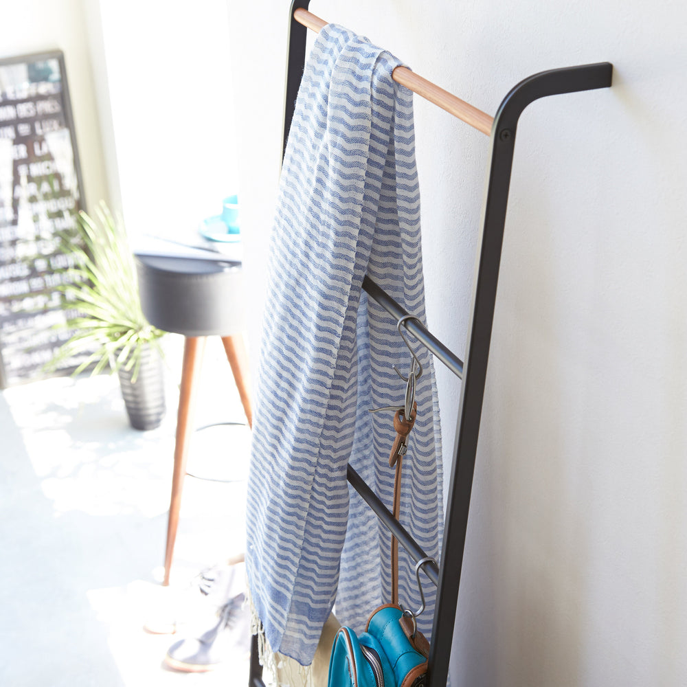 
                      
                        Leaning Steel Storage Ladder
                      
                    