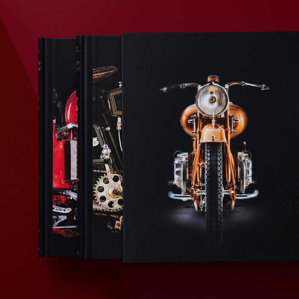 
                      
                        Ultimate Collector Motorcycles (English) (FFE)
                      
                    