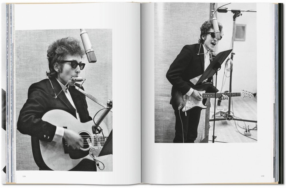 
                      
                        TASCHEN Daniel Kramer. Bob Dylan. A Year and a Day (German, French, English) - lily & onyx
                      
                    