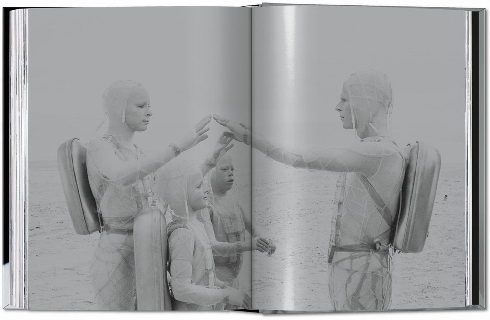 
                      
                        TASCHEN David Bowie. The Man Who Fell to Earth. 40th Ed. (German, French, English) - lily & onyx
                      
                    