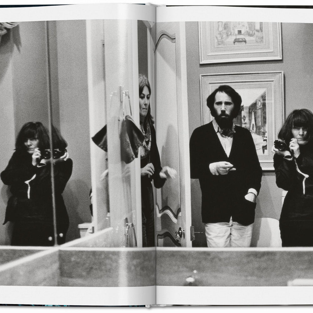 
                      
                        Helmut Newton & Alice Springs. Us and Them (German, French, English)
                      
                    