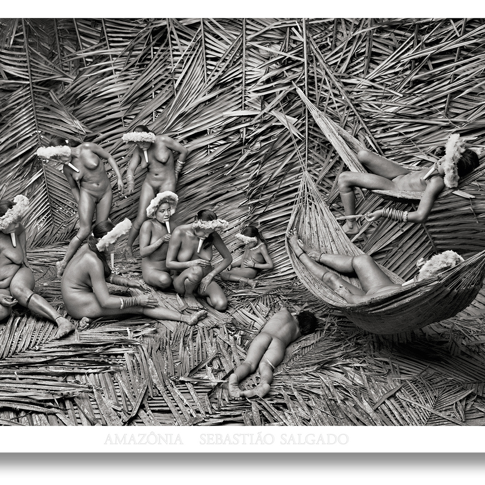 
                      
                        Sebastião Salgado. Amazônia. Poster ‘Zo'e Women’
                      
                    