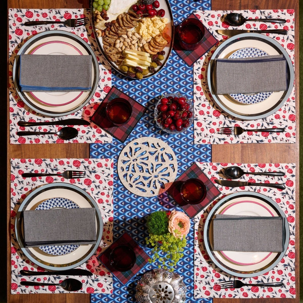 
                      
                        ATELIER SAUCIER Doily Felt Trivet - lily & onyx
                      
                    