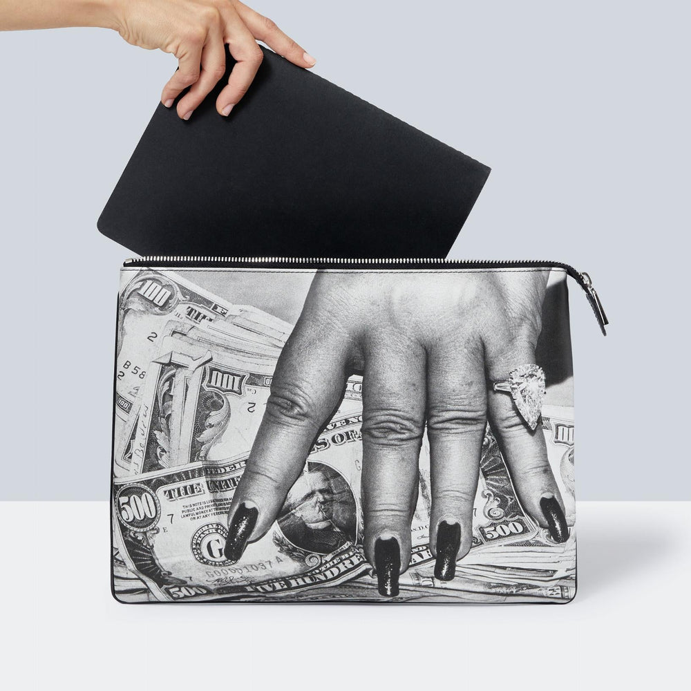 
                      
                        TASCHEN Pouch | Helmut Newton ‘Fat Hand and Dollars’
                      
                    