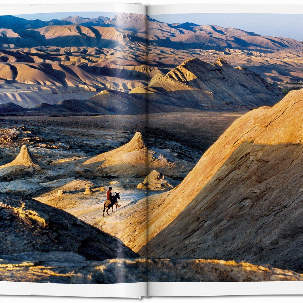 
                      
                        Steve McCurry. Afghanistan (German, French, English)
                      
                    