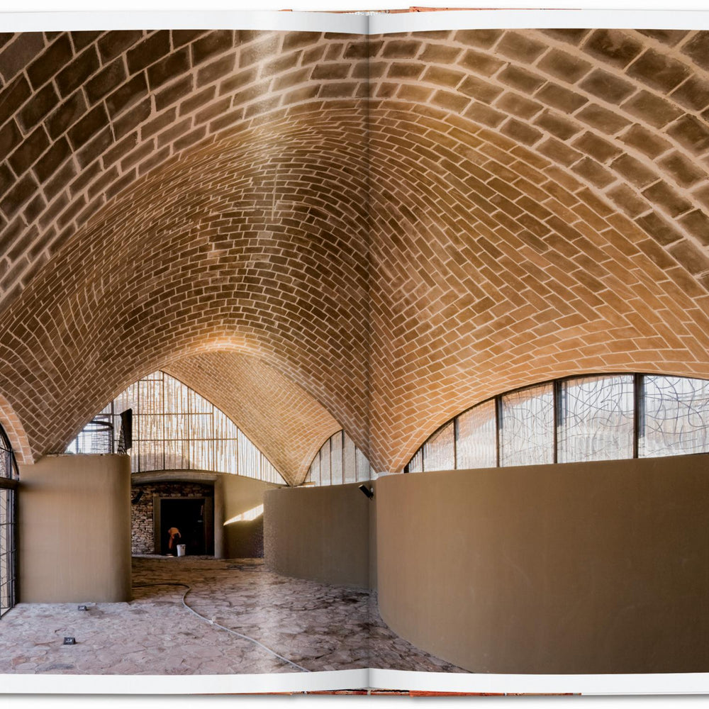 
                      
                        Contemporary Brick Buildings (German, French, English)
                      
                    