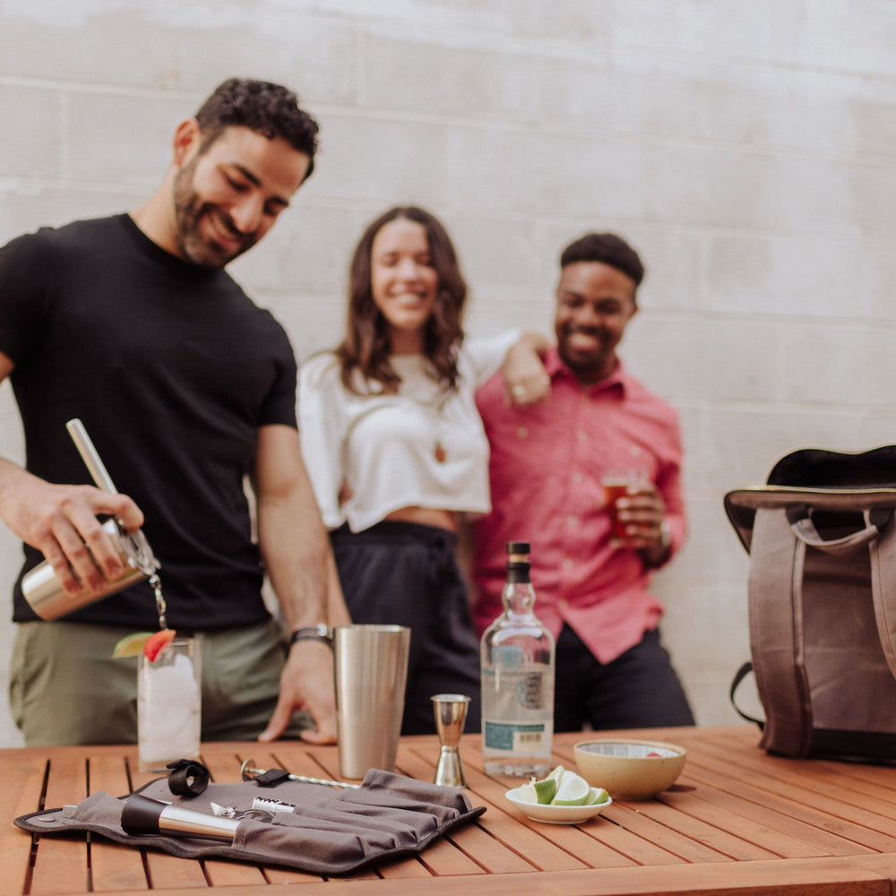 
                      
                        Bar-Backpack Portable Cocktail Set
                      
                    