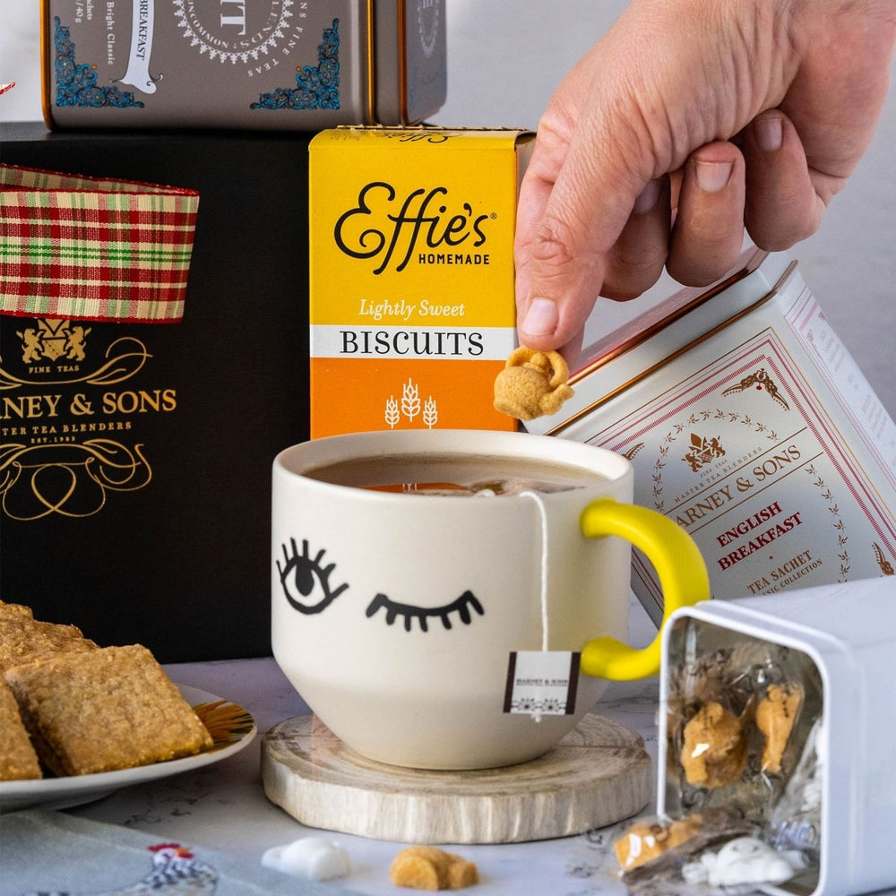 
                      
                        Harney & Sons Fine Teas English Delight Tea Gift Set - lily & onyx
                      
                    