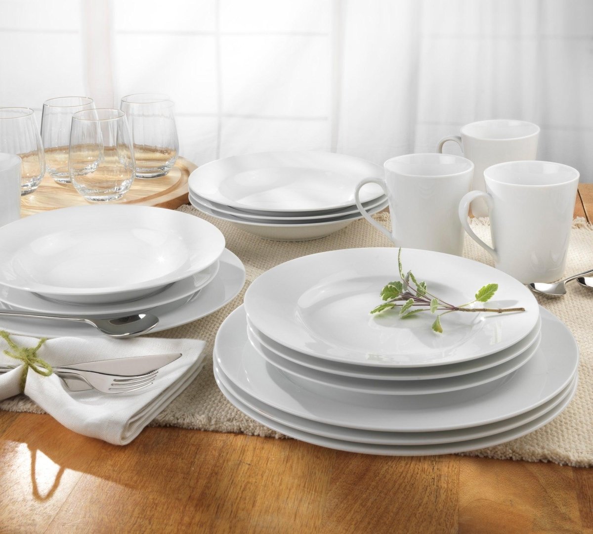 Euro Ceramica Claire 16 Piece Porcelain Dinnerware Set - White Minimalist Design