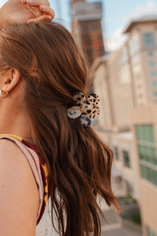 Denim & Daisy Flower Hair Claw Clip | Tortoise - lily & onyx