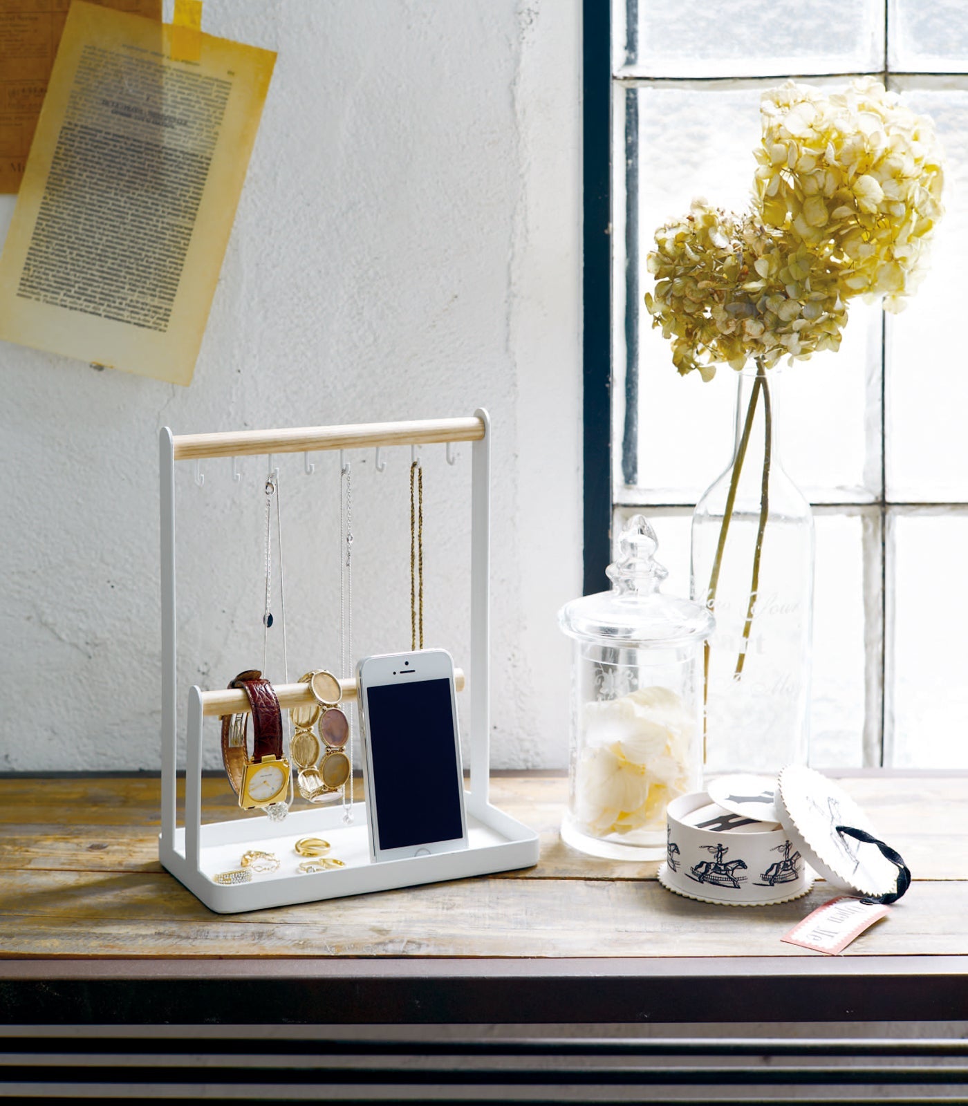 Tosca Jewelry & Accessory Display