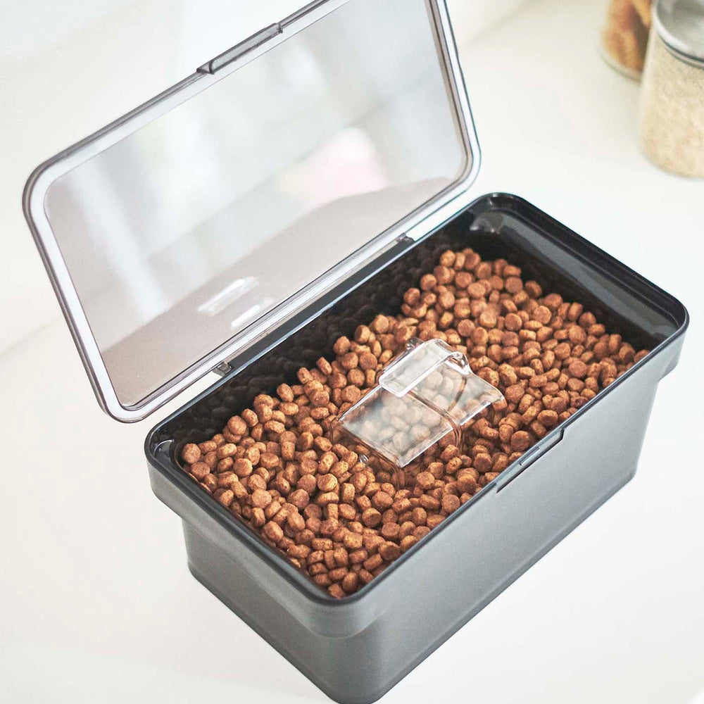 
                      
                        Airtight Pet Food Container
                      
                    