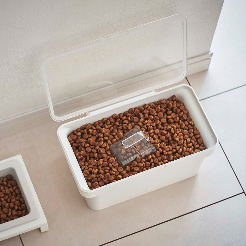 
                      
                        Airtight Pet Food Container
                      
                    