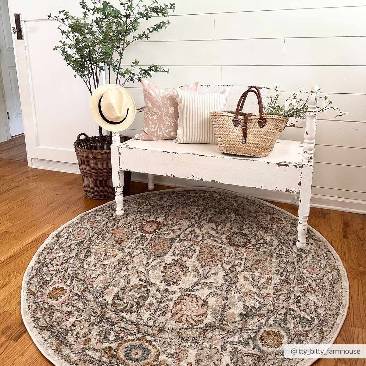 Hauteloom Herstmonceux Traditional Area Rug - Machine Woven Medium Pile