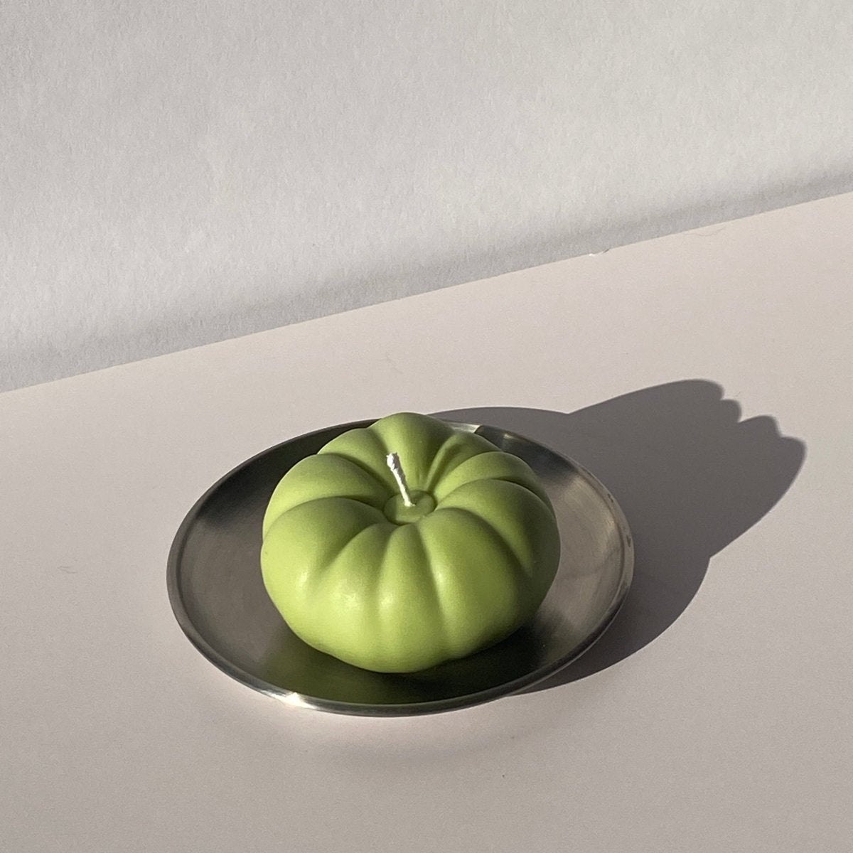 Scandles Heirloom Tomato Candle - Green - lily & onyx