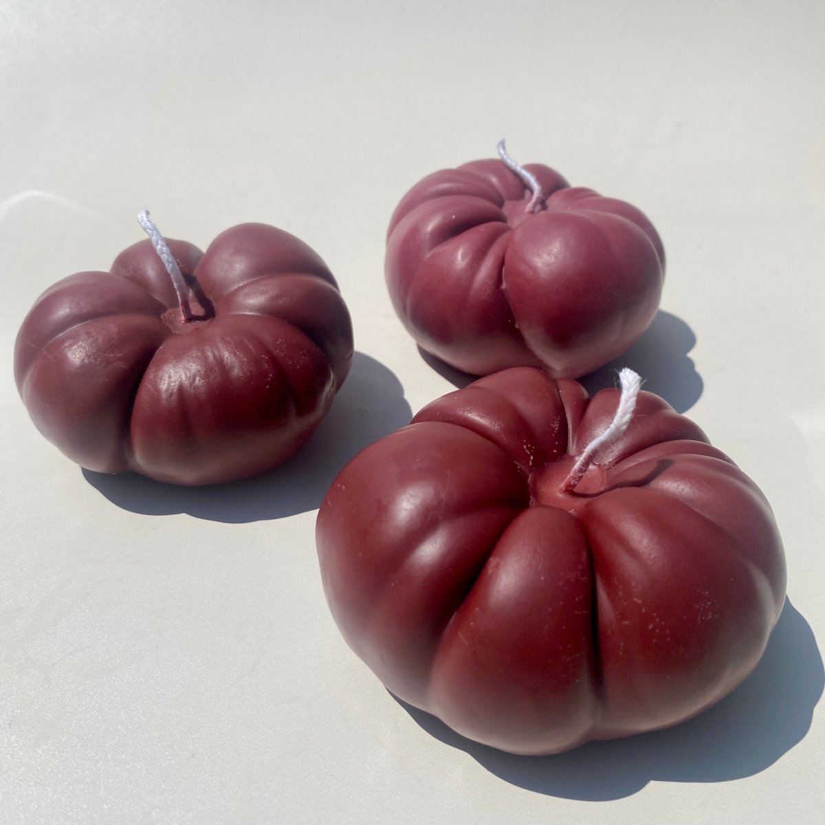 Scandles Heirloom Tomato Candle - Purple - lily & onyx