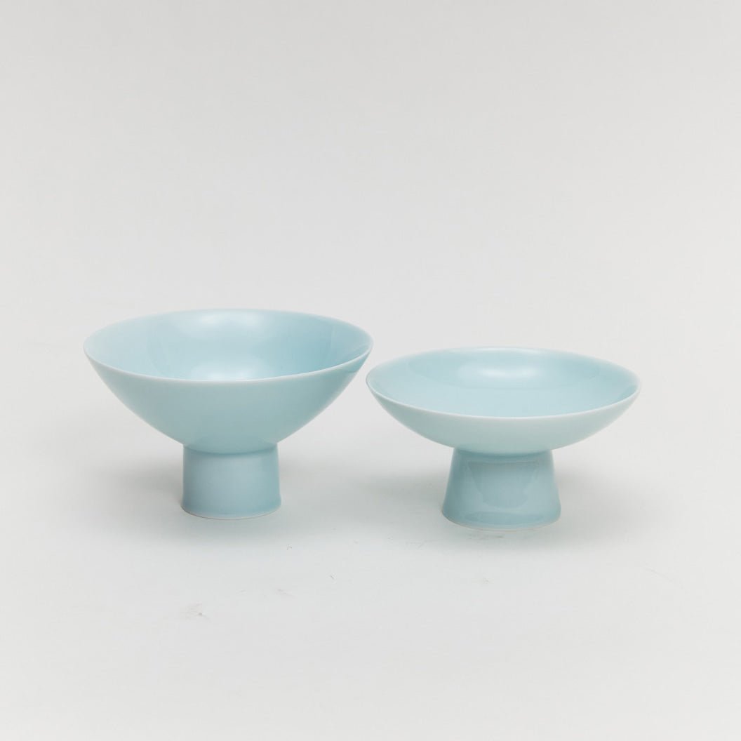 CHOP SUEY CLUB High Foot Snack Plate in Celadon Blue