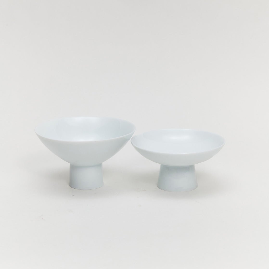 CHOP SUEY CLUB High Foot Snack Plate in Suet White - lily & onyx
