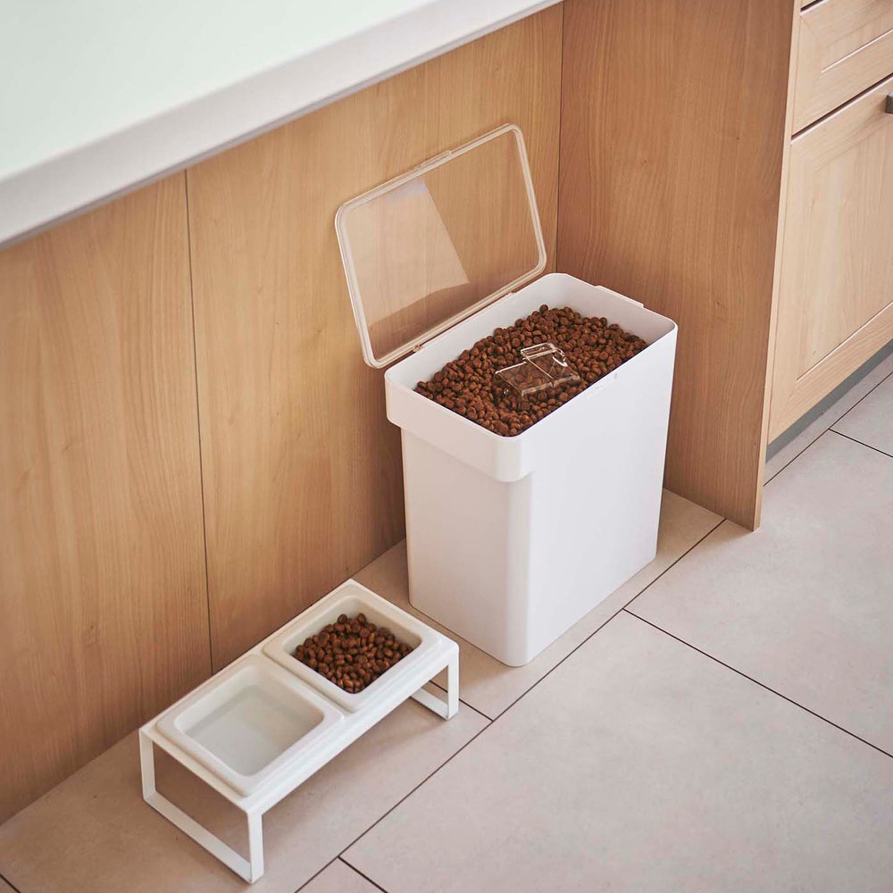 
                      
                        Airtight Pet Food Container
                      
                    