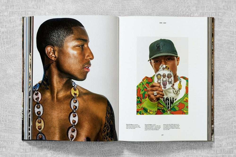
                      
                        TASCHEN Ice Cold. A Hip - Hop Jewelry History (German, French, English)
                      
                    