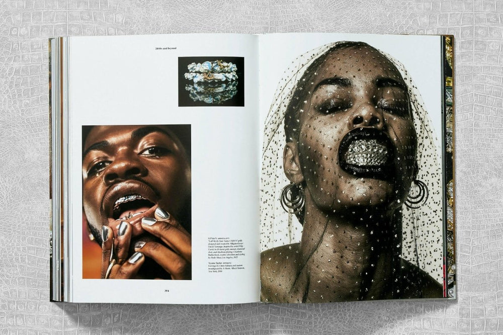 
                      
                        TASCHEN Ice Cold. A Hip - Hop Jewelry History (German, French, English)
                      
                    