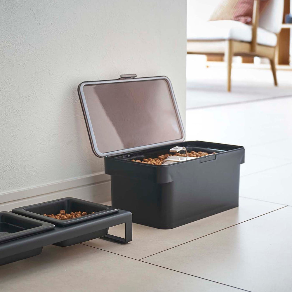 
                      
                        Airtight Pet Food Container
                      
                    
