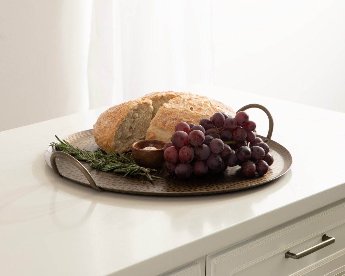 kateandlaurel Sanzo Hammered Round Metal Serving Tray 16"