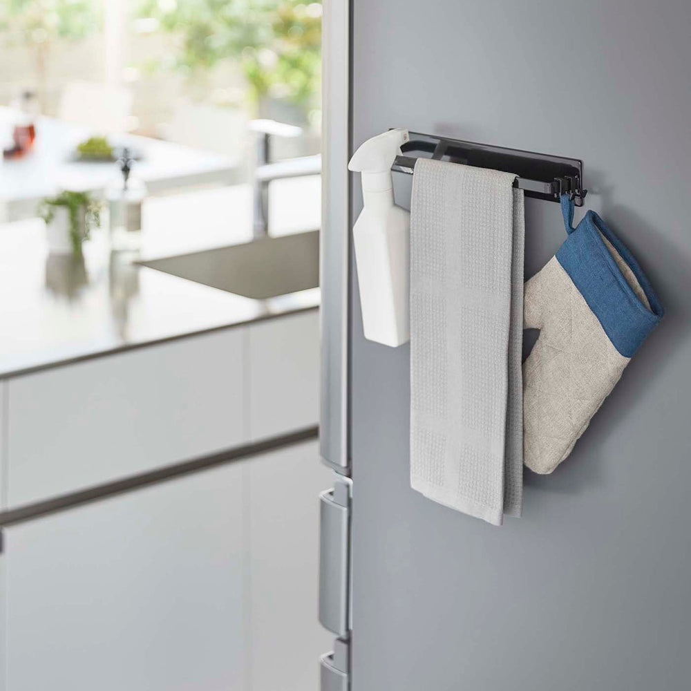 
                      
                        Magnetic Kitchen Towel Hanger - Steel
                      
                    