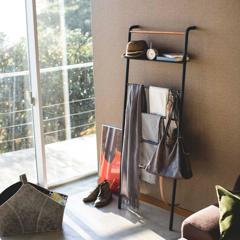 
                      
                        Leaning Steel Storage Ladder
                      
                    