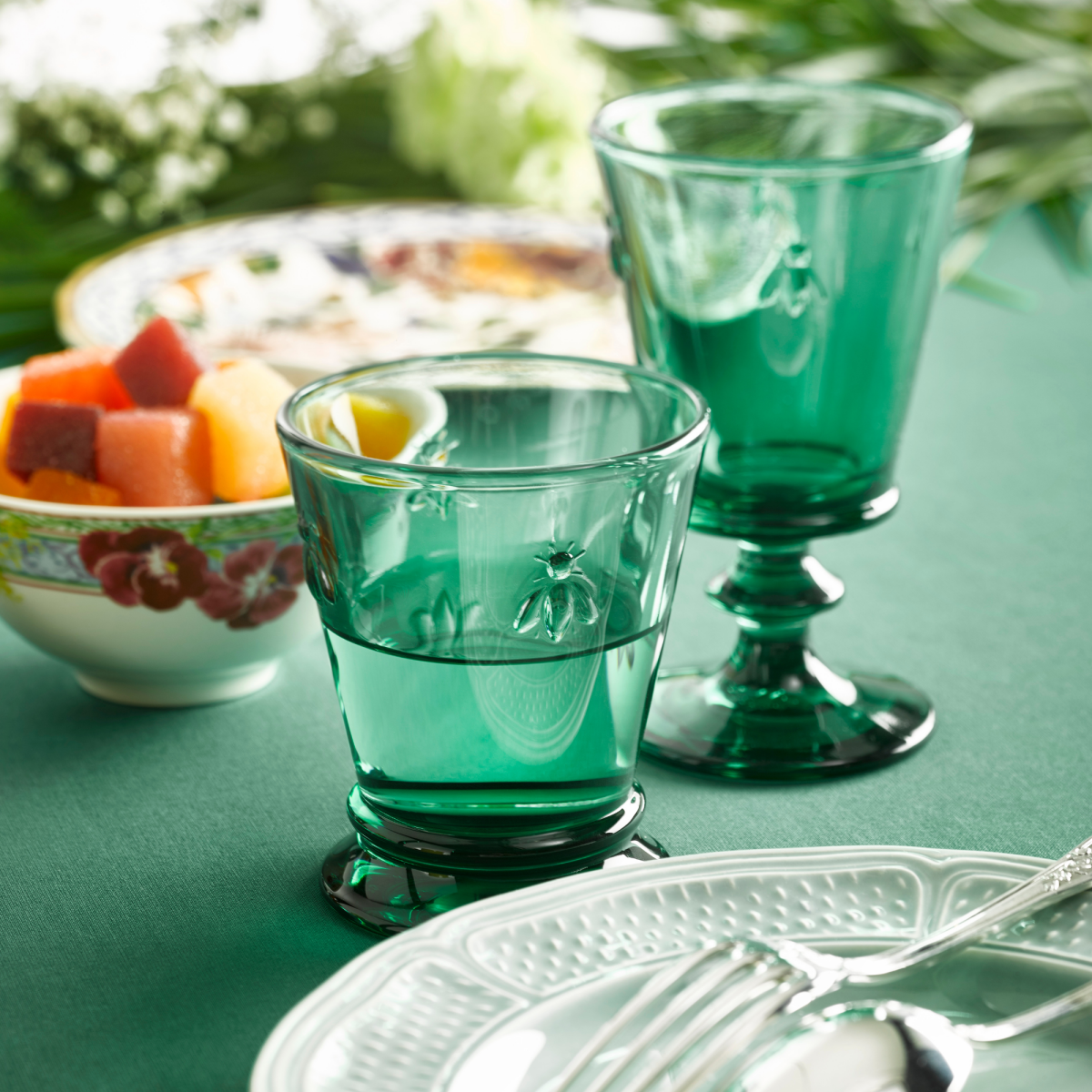 La Rochere NA Bee Wine Glass in Emerald - Set of 6 | Embossed French Glassware
