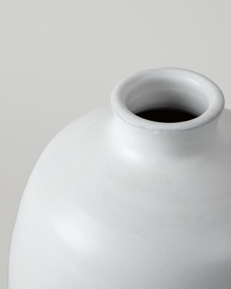 
                      
                        Afloral Large Handmade Ceramic Ronda Vase in Matte White Glaze - 10.5" - lily & onyx
                      
                    