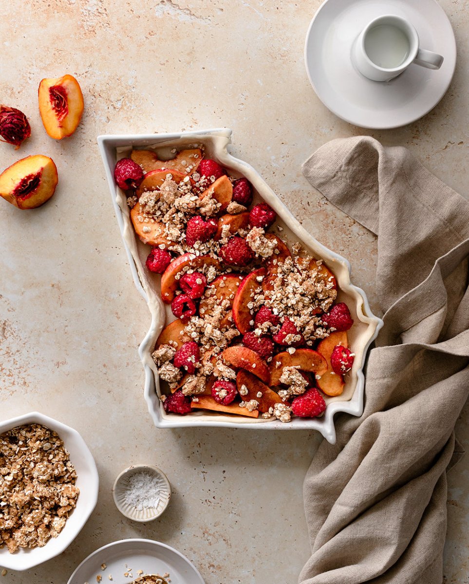 Lark at Home Georgia State Porcelain Baking Dish - White Glazed 10.875" Casserole