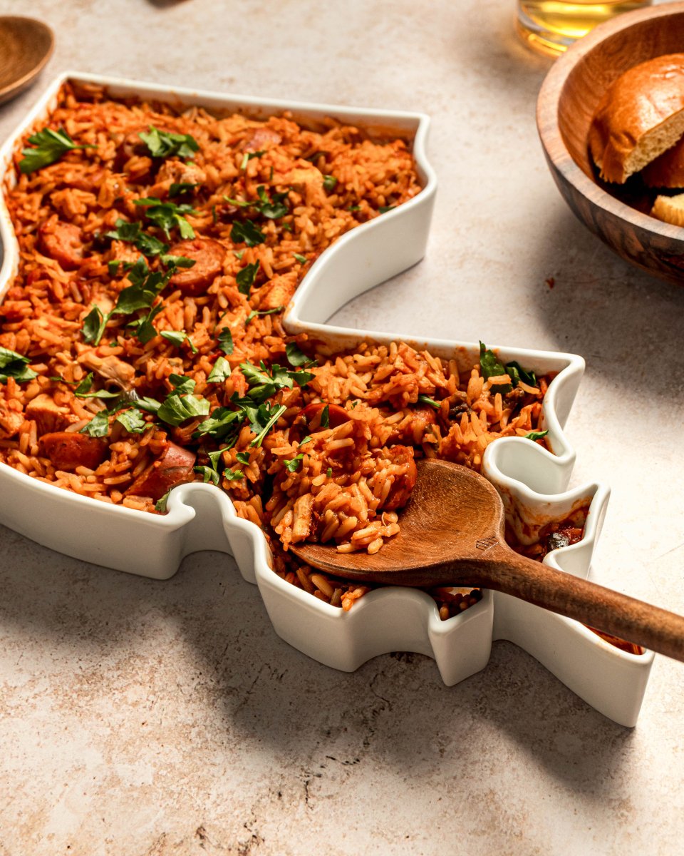 Lark at Home Louisiana State Porcelain Serving Dish - White Glazed 10.5" Bakeware