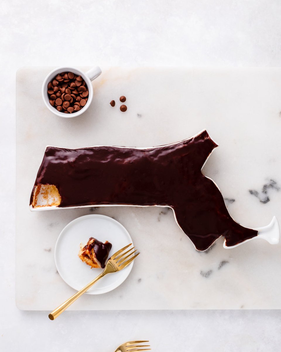 Lark at Home Massachusetts Porcelain Oval Platter 16" - White Glazed Serving Dish