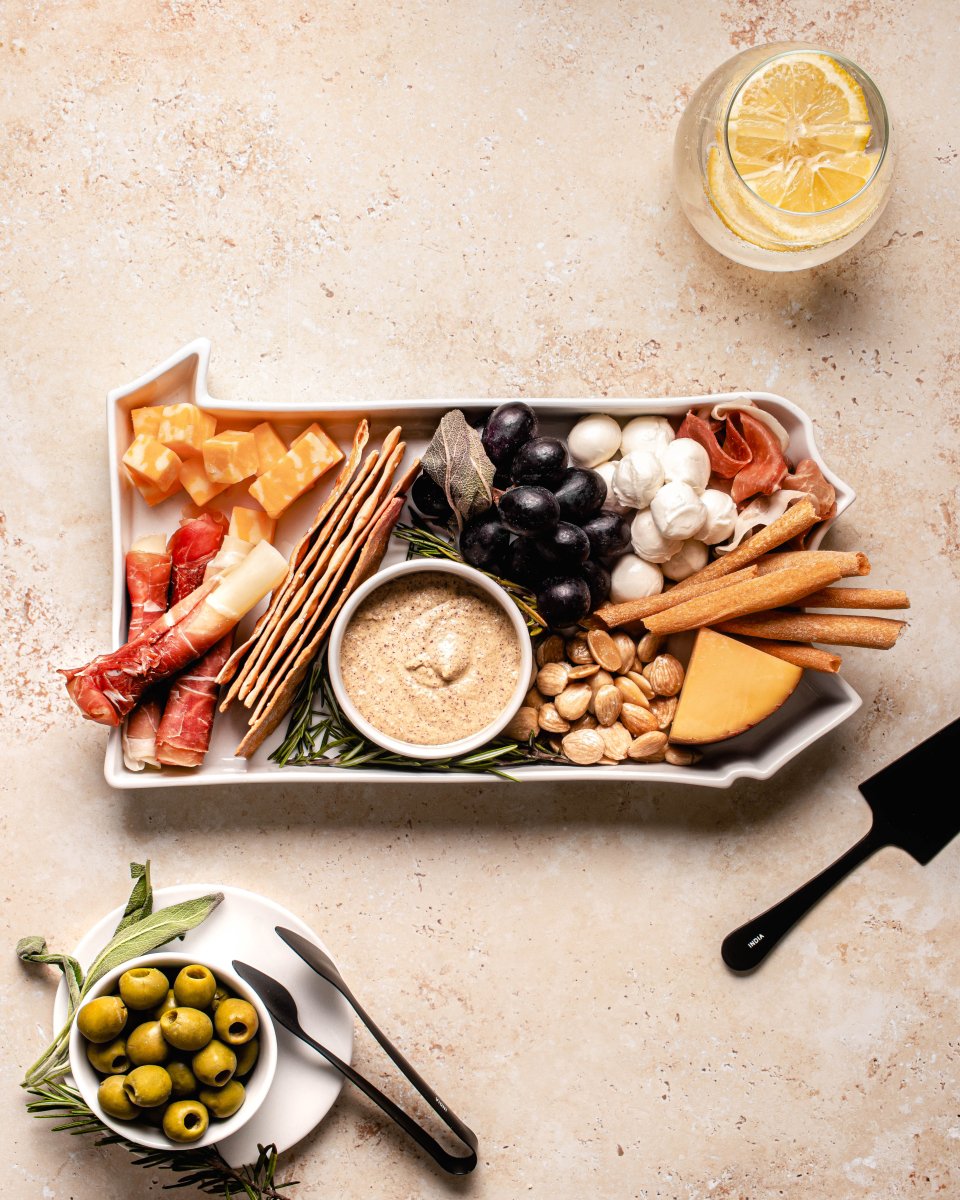 Lark at Home Pennsylvania State Porcelain Serving Dish - White Glazed 13" Bakeware