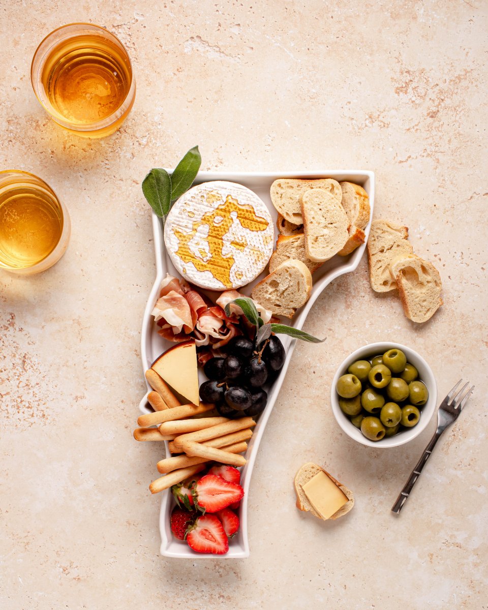 Lark at Home Vermont State Porcelain Serving Dish - 13" White Ceramic Bakeware