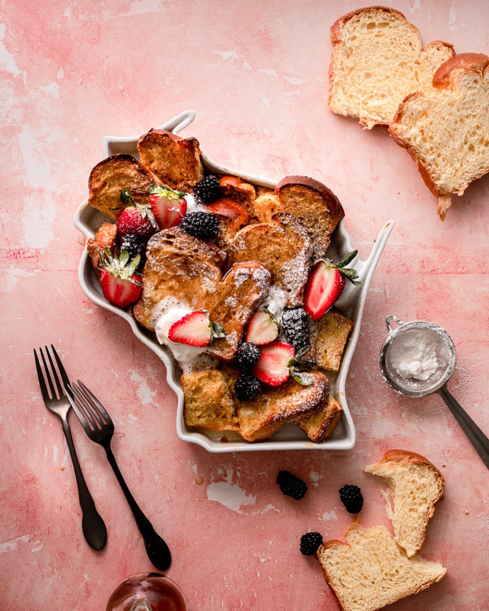 Lark at Home Wisconsin State Porcelain Baking Dish - White Glazed 11" Oven Safe