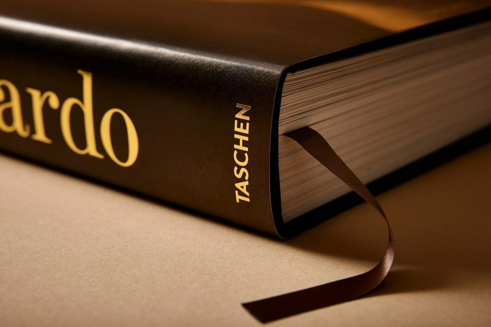 
                      
                        TASCHEN Leonardo. The Complete Paintings and Drawings (English) - lily & onyx
                      
                    
