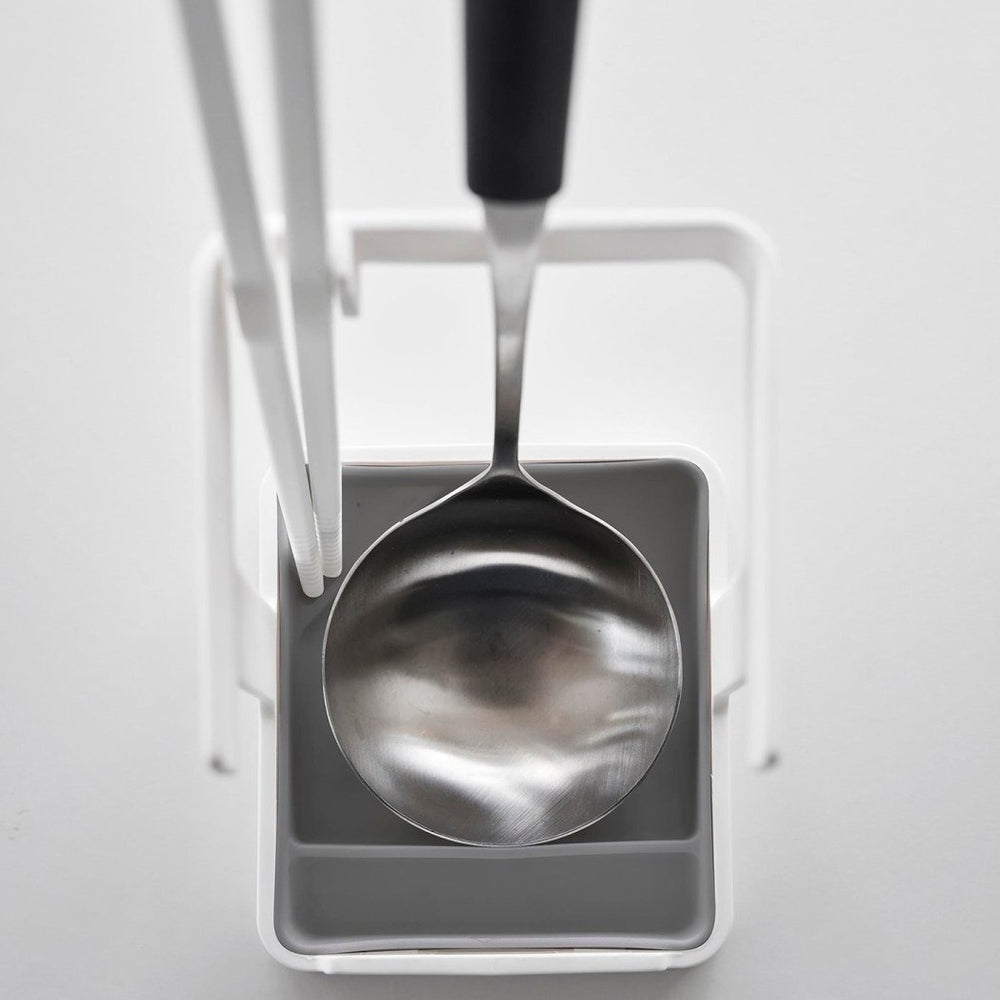 
                      
                        Yamazaki Home Lid & Ladle Stand, Large - lily & onyx
                      
                    