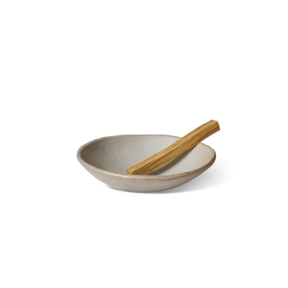 
                      
                        CEDAR AND MYRRH Light Gray Ceramic Incense Bowl - lily & onyx
                      
                    