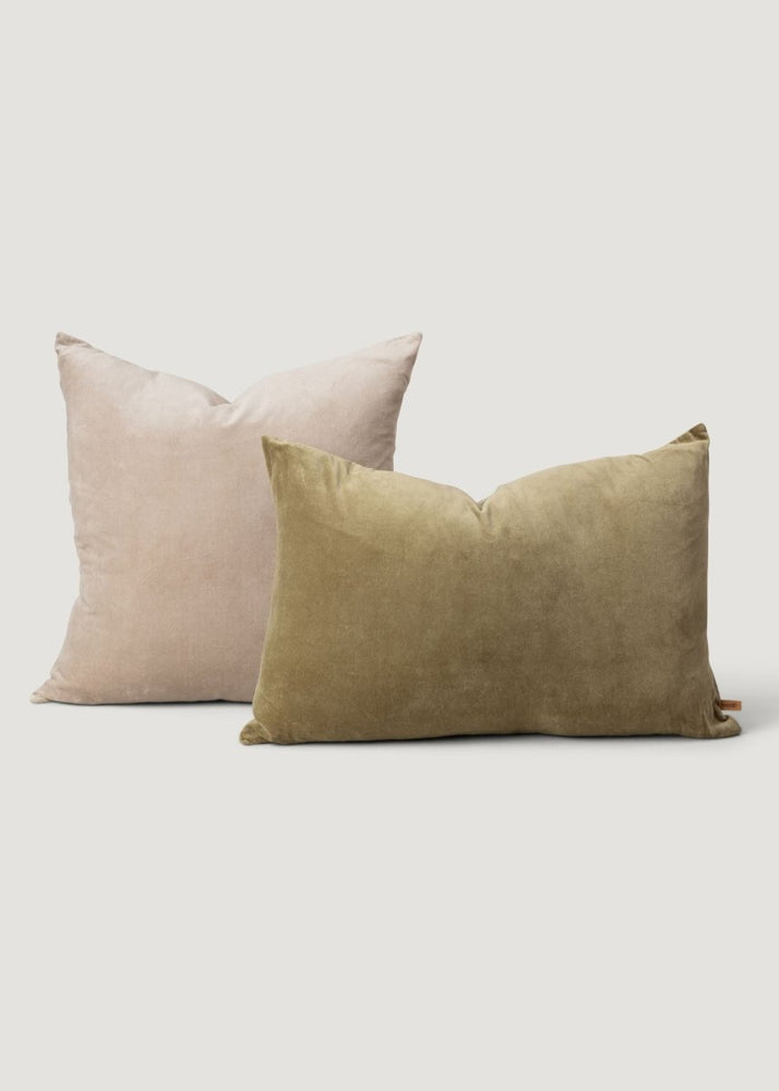 
                      
                        Saardé Light Grey Linen and Velvet Square Pillow Cushion - lily & onyx
                      
                    