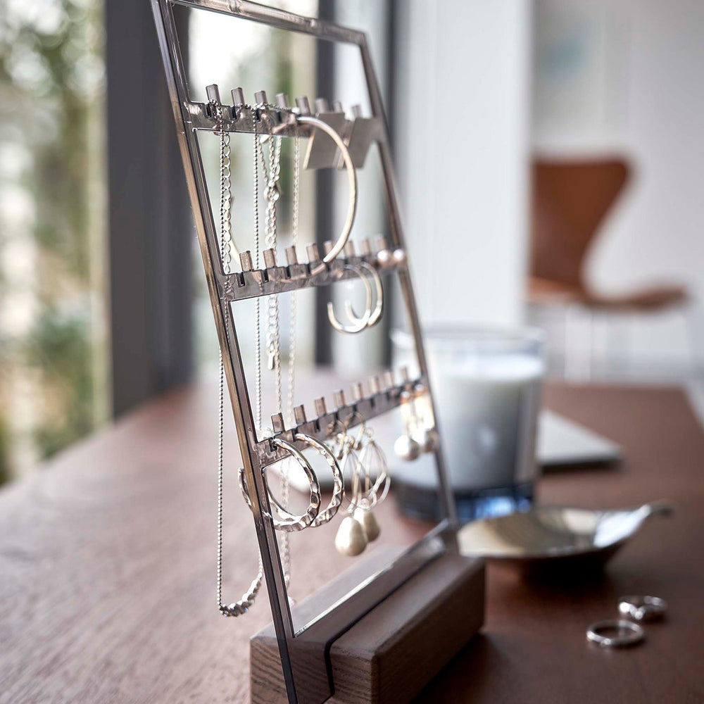 
                      
                        RIN Jewelry Organizer
                      
                    