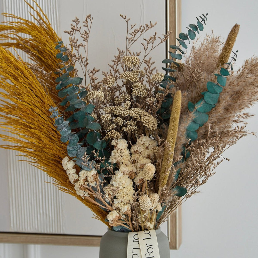 For Love Of Pampas Ludwig Dried Bouquet - lily & onyx